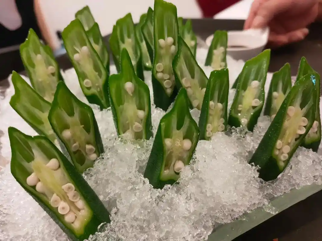 新派粤菜.香煎黄花鱼真的很酥香,味道真的很不错,配着功夫茶味 - 抖音