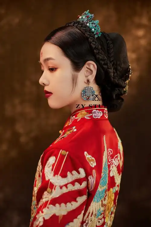 曾云造型课堂实用型中式婚礼新娘