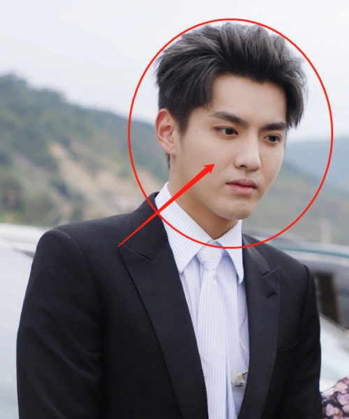 从1台到15台吴亦凡通通上了个遍,都说吴亦凡的脸最适合上镜,这么多年