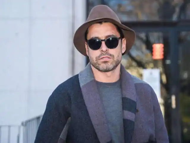 中年男人的穿搭榜样,这个大叔的穿着帅气吸晴,给人清爽的感觉