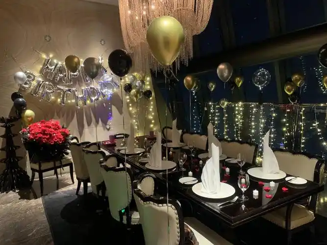 云端的生日派对深圳瑞吉酒店魅力套房