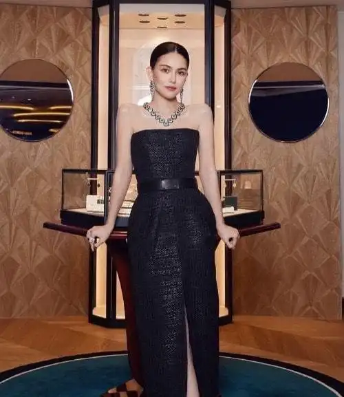 昆凌被爆家中摔伤媒体问周杰伦去处女方经纪人含糊其辞