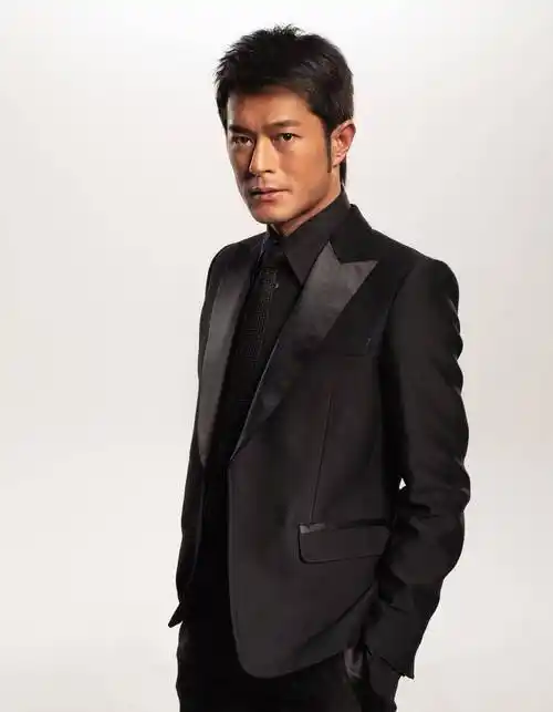 原创年轻时候的黄秋生有多帅那时候摄影师吴彦祖都得靠边站