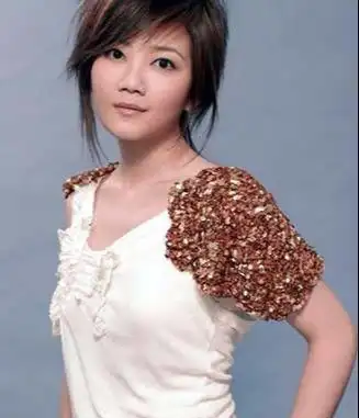 给了所有人勇气的梁静茹本就是一部逆天改命史