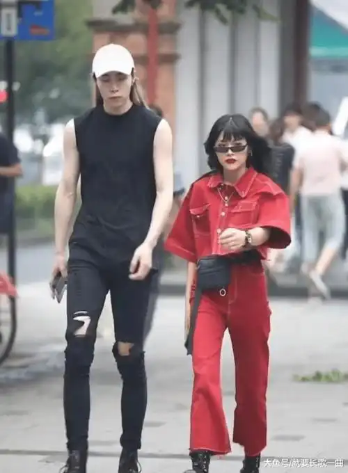 最萌身高差: 她为这条"例假裤"代言, 穿上腿长过185男朋友!