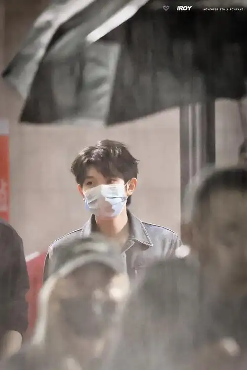 《我想和你唱》录制上下班  @tfboys-王源