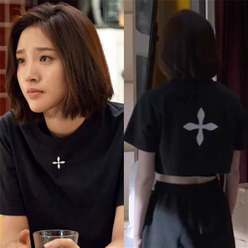 清仓唐艺昕明星同款夏季新款黑色十字架印花纯棉宽松短款短袖t恤