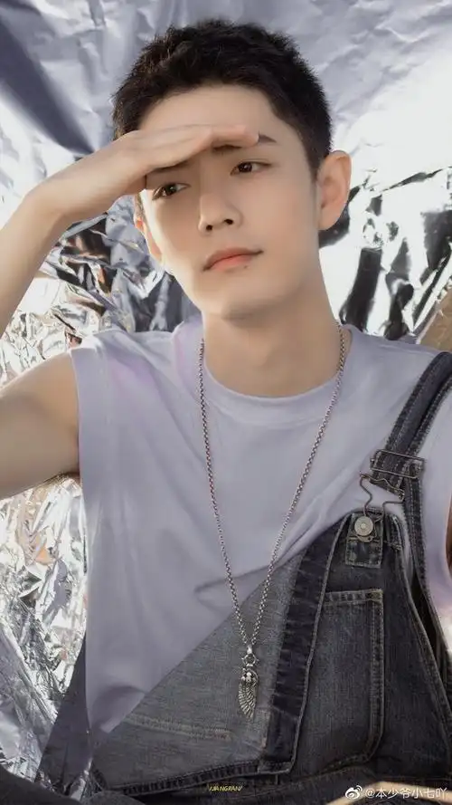 肖战#哥哥这个寸头颜值打100分过分吗?