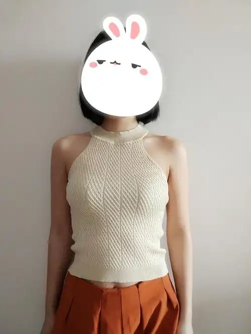 感觉无肩带还是会有点下垂的感觉.是吧?