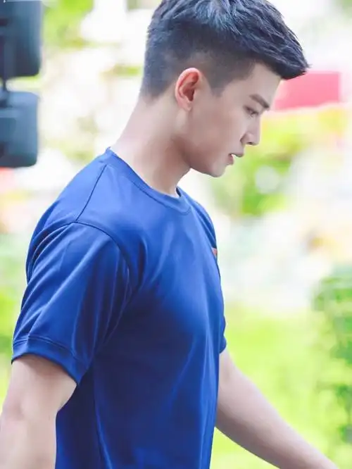 任嘉伦的胸肌好大07别管我了