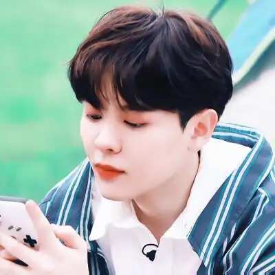 尤长靖名牌头像