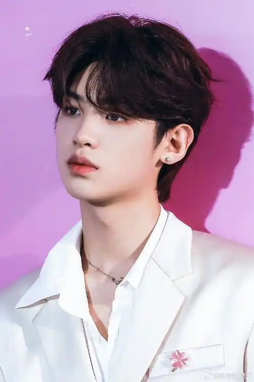 黄明昊贾想世界演唱会##黄明昊新ep一人之众##黄明昊