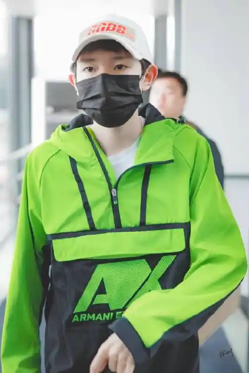 绿色单品穿搭#王源就是绿色最美好的代言人啊awsl#层次叠穿大赛