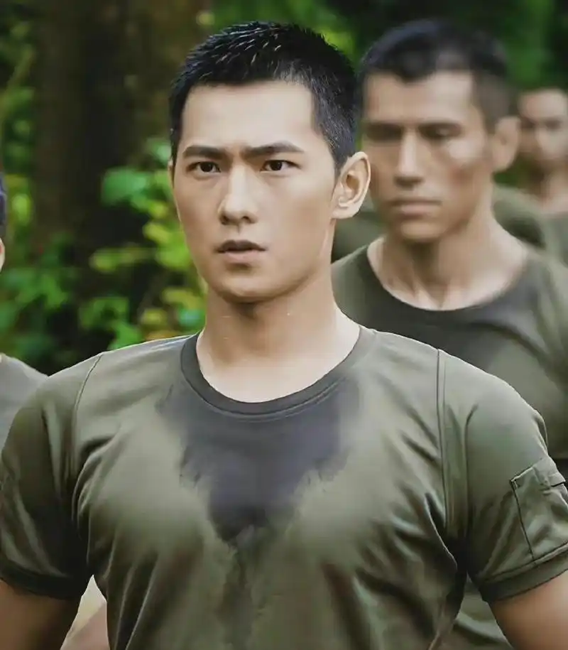 杨洋主演的《特战荣耀》,可以说是今年军旅剧的天花板