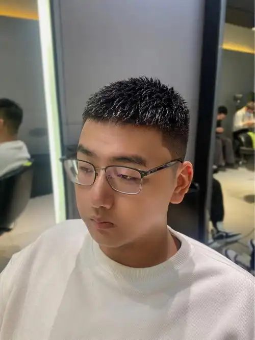 2021最火短发栗子头发型