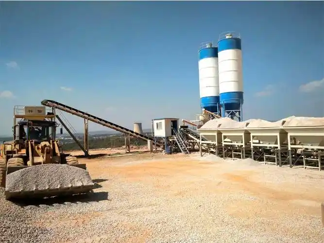 800型水稳拌合站属于大型稳定土料生产设备,它的产量是比较大的.