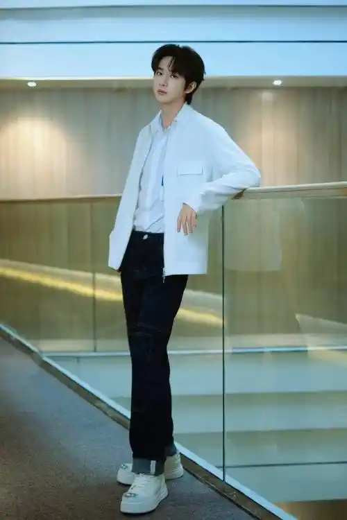 吴磊王鹤棣竟算矮了,许凯185陈星旭186还有更高的_男星_微博_图片