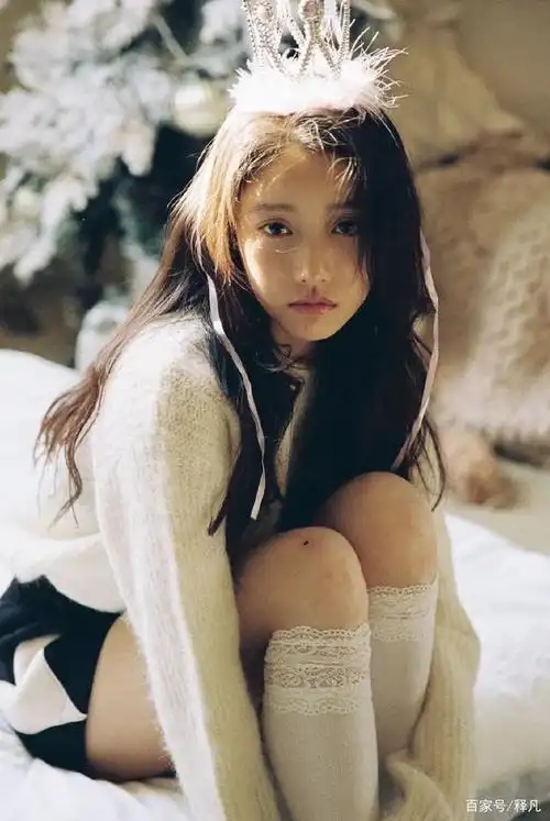 姜贞羽阁楼公主美图超惊艳雪肤玉貌大长腿鬼太性感撩人