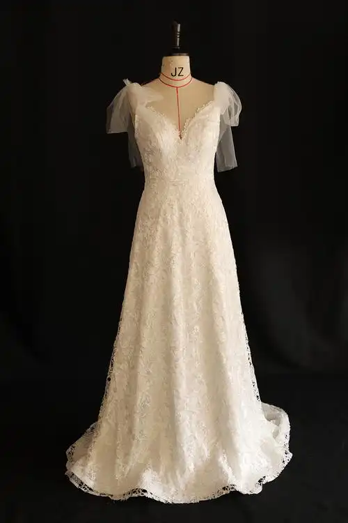 性感_新款韩版蕾丝显瘦修身性感鱼尾婚纱超仙森系小拖尾a摆礼服定制