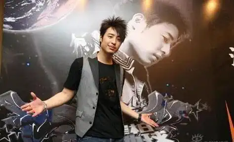 婚后4年,潘玮柏胖到200斤:差点认不出