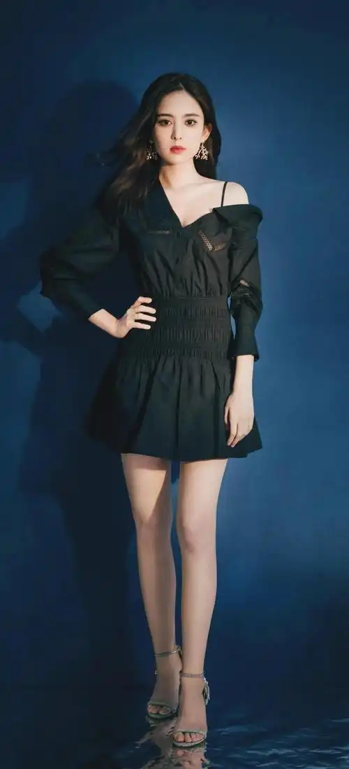 美女明星一字高跟凉鞋性感又好看