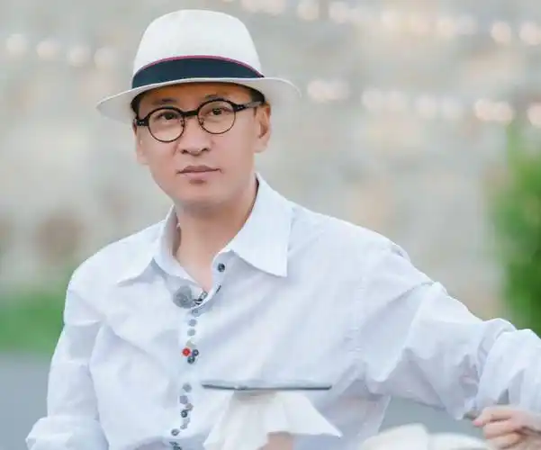 周杰发文悼念过世母亲