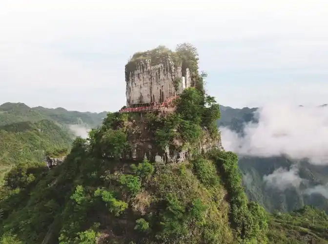 一村一品看黔江99钟灵毓秀石钟山奇特风光引客来