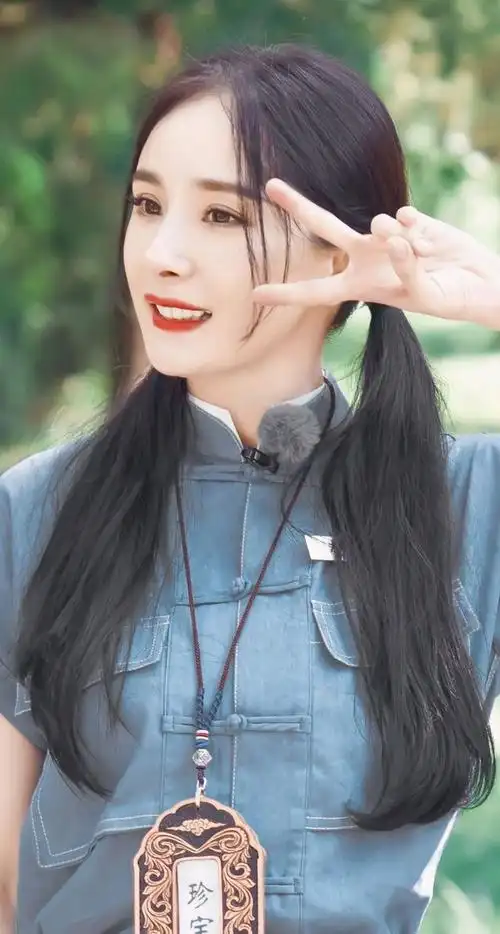 杨幂,民国女学生造型,双马尾可爱减龄