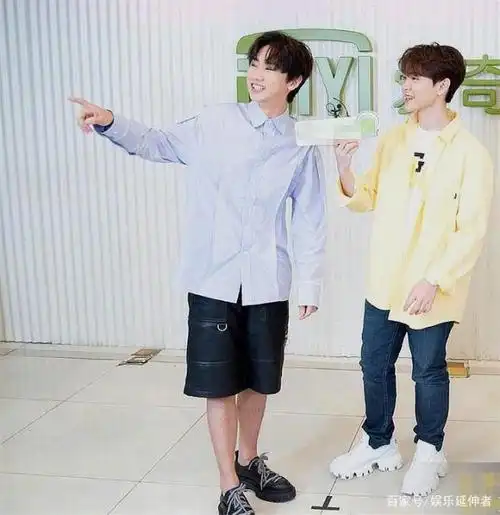 为了能让尤长靖吃上蚕蛹,汪苏泷用心准备,可却把尤长靖吓了一跳