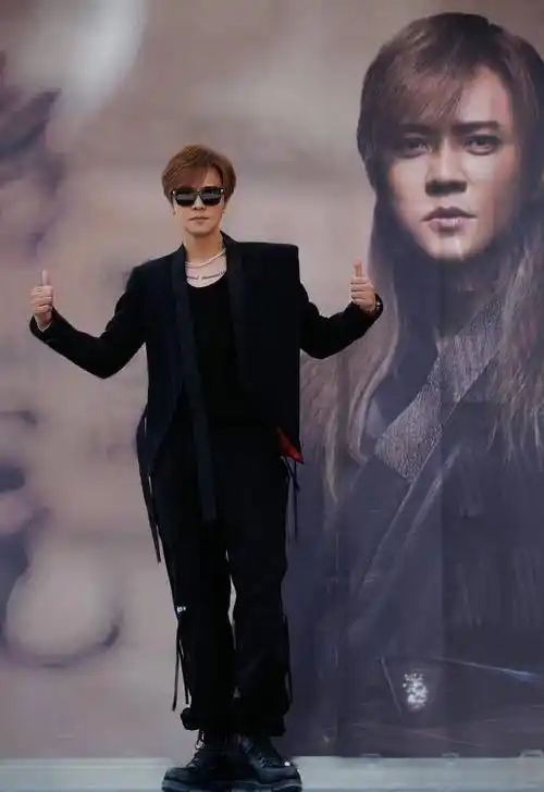 医美争议大讨论:罗志祥自拍玩转光影?逆颜生长还是医美黑科技?