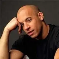 欧美光头男头像图片【点击鼠标右键下载】