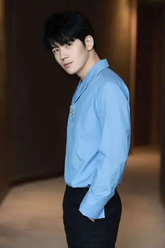 名星仝卓炫耀应届毕业生学历造假被查处