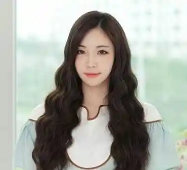 女生今年流行烫发发型有哪些