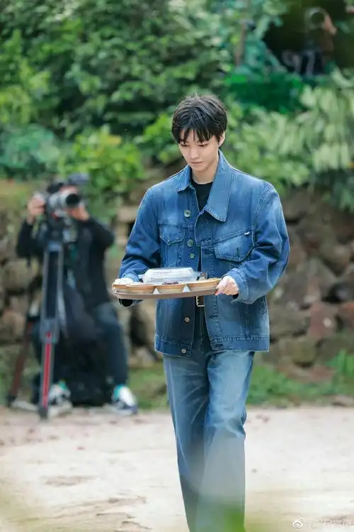 王俊凯素颜皮肤状态