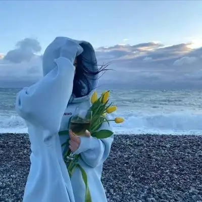 蓝色系ins风真人女生头像图片合集