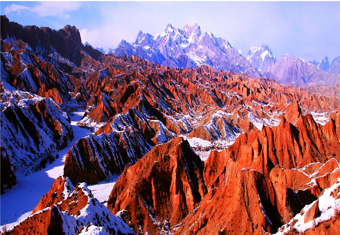 苍茫壮阔四时景 尽览天山最高峰 "天山托木尔峰-四时之景"数字藏品