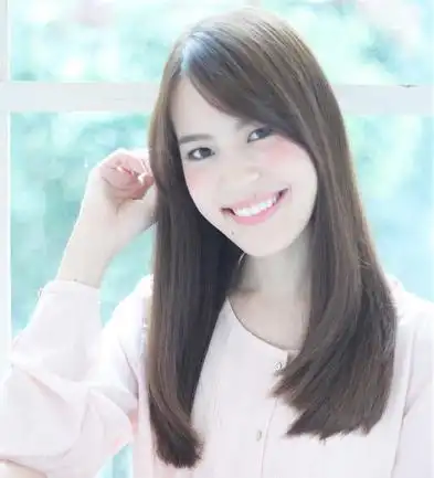 斜刘海披肩长发