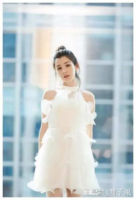 清纯玉女原形毕露一舞成名被陈赫签约却因蜡烛门身败名裂