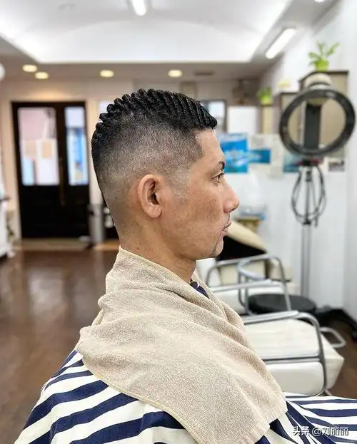 清爽板寸头无保护色(最具人气男士发型100来款,帅气有型很精神,喜欢请