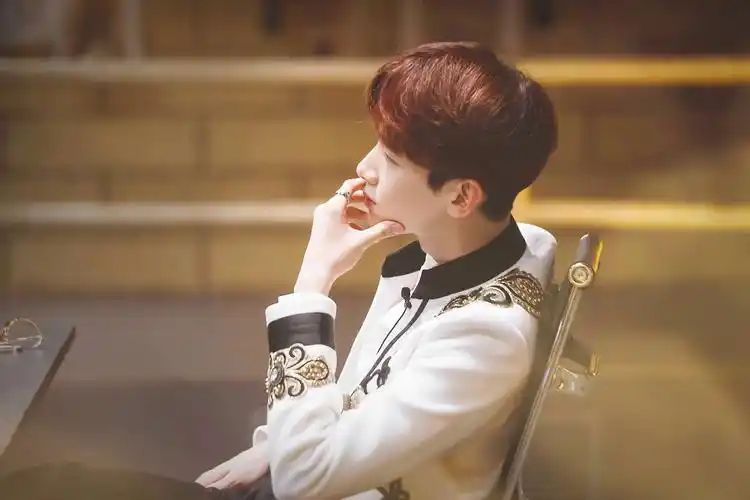 《明星大侦探》白敬亭角色百变,智商更是爆表啊!