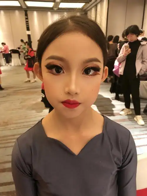 今天是儿童拉丁舞妆容#少儿拉丁舞  #儿童妆容 #七七化妆记