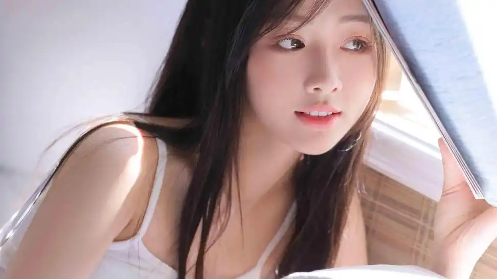 2021温婉迷人气质美女,高清壁纸图片,清纯美女-回车桌面