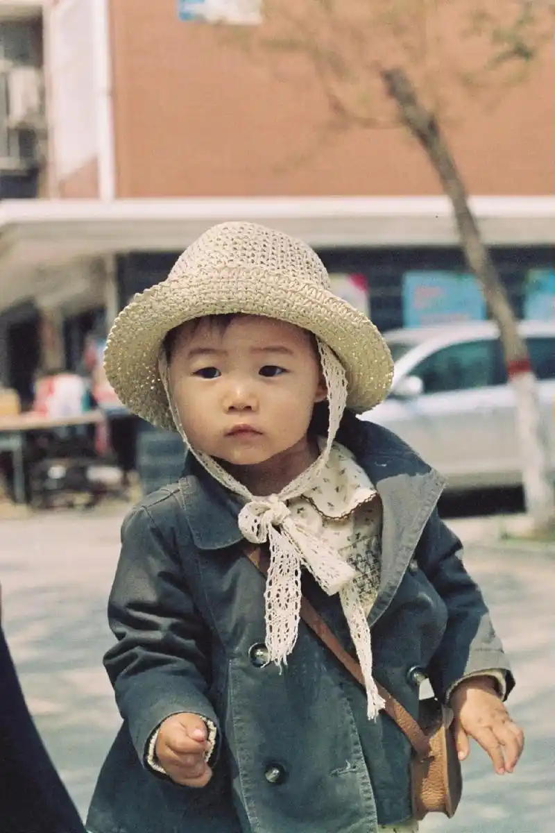 现在看碗儿小时候的照片,仿佛就在昨天.#童年回忆  - 抖音