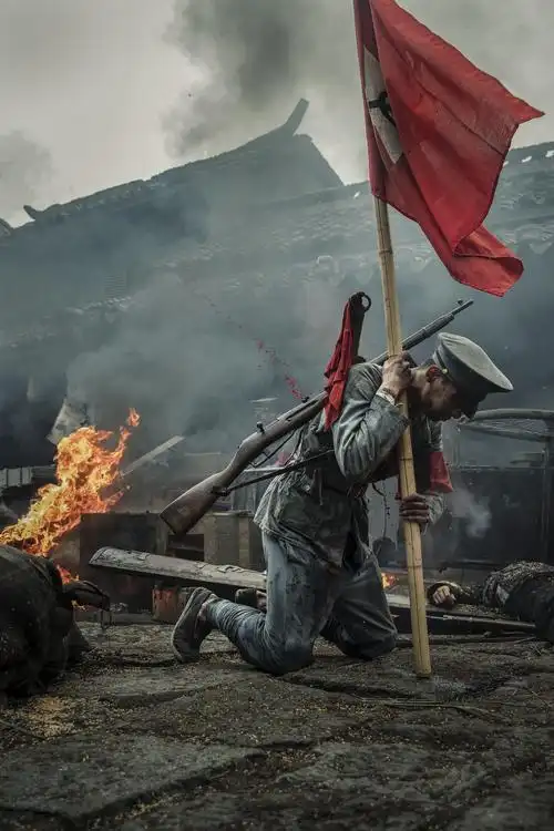 电影《王良军长》横店杀青 王钰臻饰革命战士致敬英雄