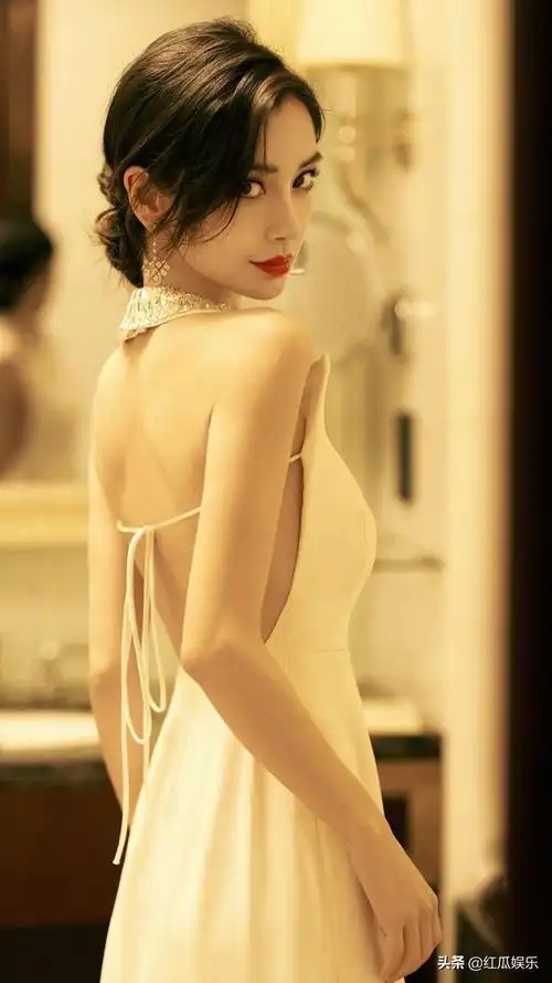 美人精致明媚,长裙摇曳生姿,angelababy惊艳了时光|杨颖|妆容|高开叉