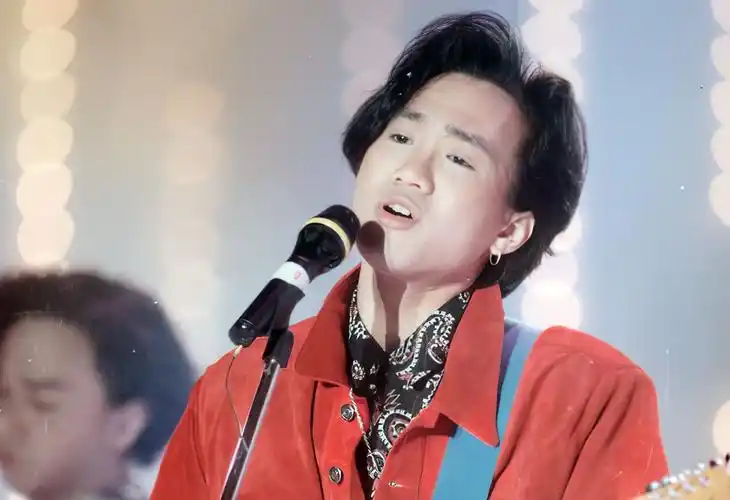 抽屉里的歌超越时代的黄家驹绝唱凭什么多年后成为马云的挚爱