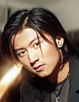 闹大了谢霆锋沦落到为网红做饭还被网红吐槽不好吃真丢人