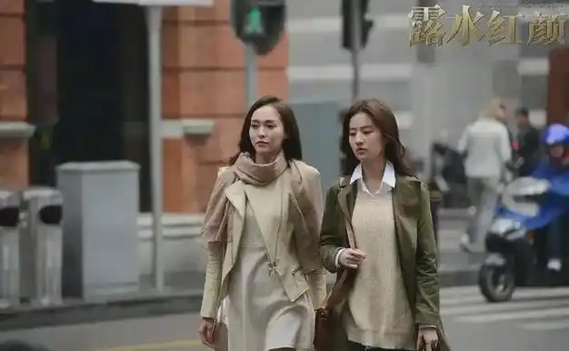 娱乐圈中的神仙友谊唐嫣和刘亦菲一起为彼此庆生啦