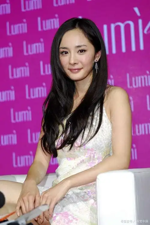 杨幂爱不释手的7双鬼塚虎 集齐所有颜色