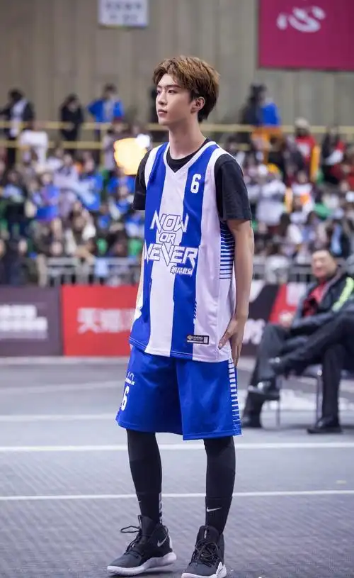 范丞丞183cm只有66公斤,却总被调侃太胖?看他的运动风有多瘦吧